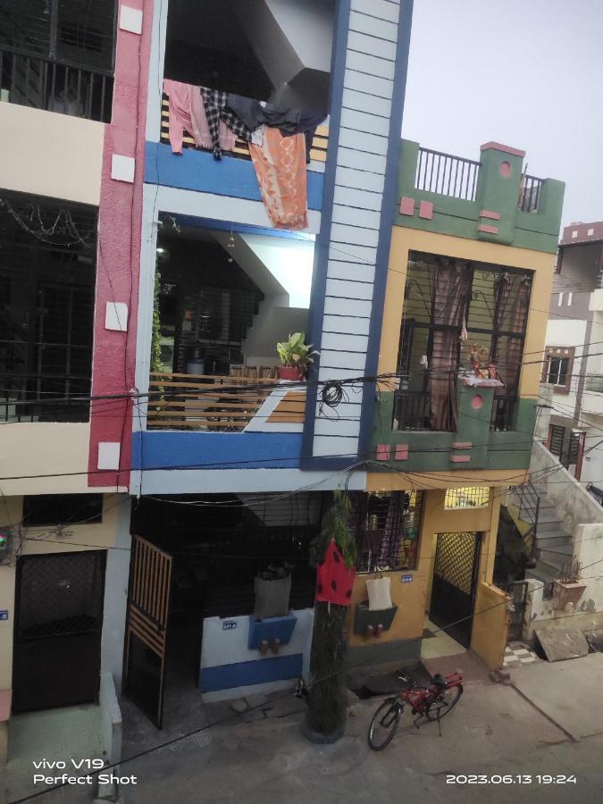 Yashu Guest House Ujjain Zewnętrze zdjęcie